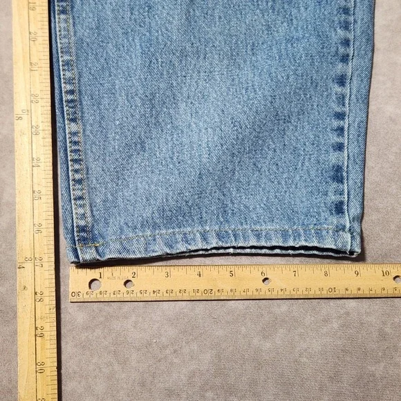 Levis 550 Relaxed Fit Tapered Leg Light Wash Blue Denim Jeans Mens 44x27 - Picture 8 of 8